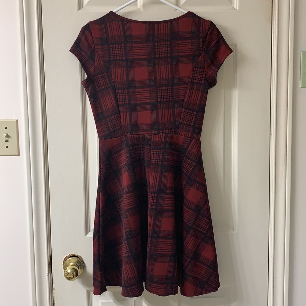 🌷3 for $25🌷Candy Couture, US M, Red & Black Plaid Cap Sleeved Fit & Flare Dress - Picture 2 of 10